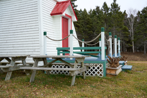 Lieu,Pointe Duthie,Saison,Automne,Eau,Phare,Milieu naturel,Forêt,Baie-des-Chaleurs,Région,MRC Bonaventure,New Richmond,Jour,Temps